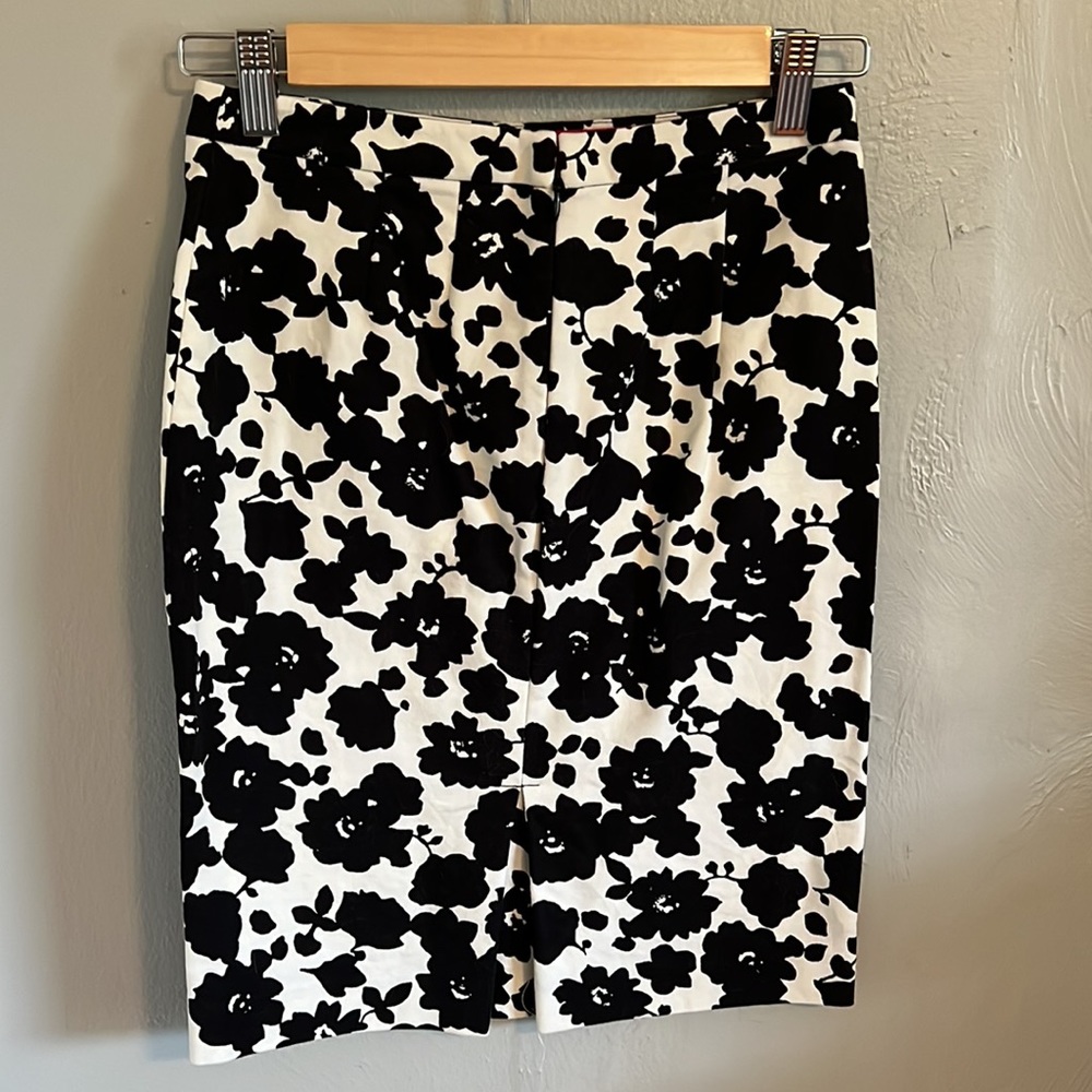 LOFT floral pencil skirt - Picture 2 of 6